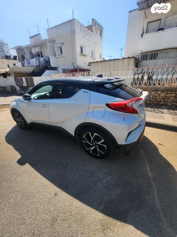מודעת רכב טויוטה C-HR