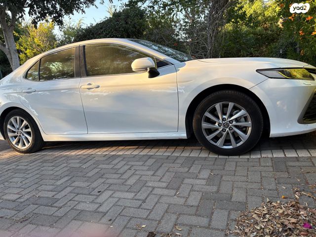 טויוטה קאמרי