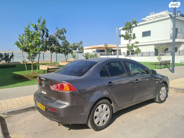 מודעת רכב מיצובישי לנסר