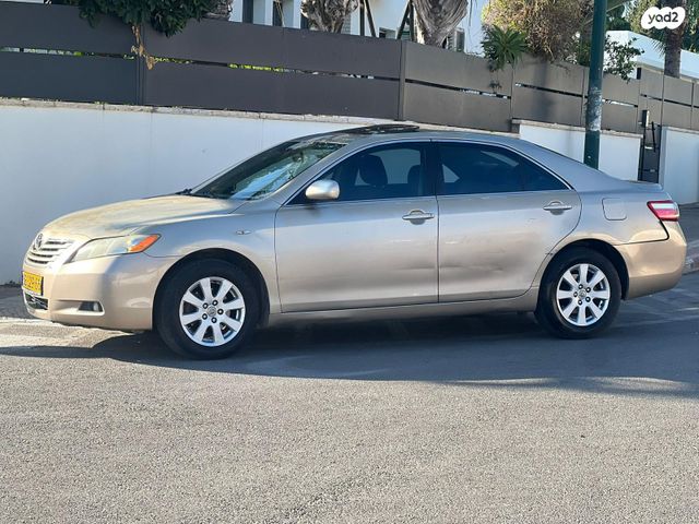 טויוטה קאמרי