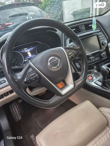 ניסאן מקסימה