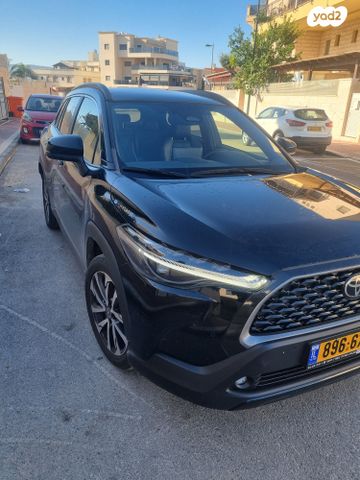 מודעת רכב טויוטה קורולה קרוס