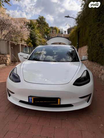 מודעת רכב טסלה מודל 3