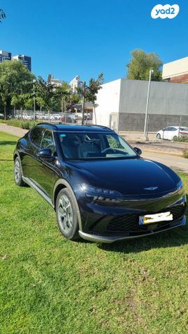 מודעת רכב ג'נסיס GV60