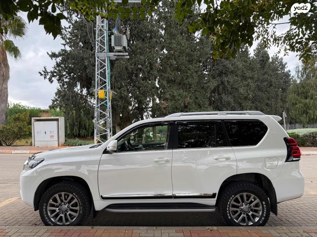 טויוטה לנד קרוזר