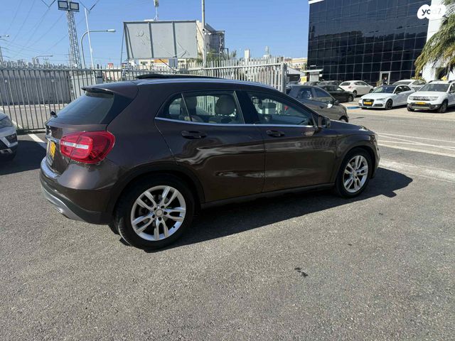 מרצדס-בנץ GLA