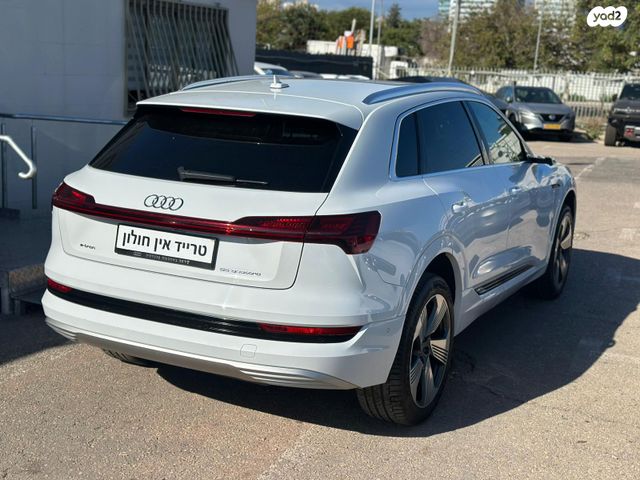 מודעת רכב אאודי E-tron 1