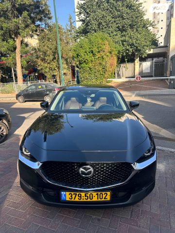 מודעת רכב מאזדה CX-30