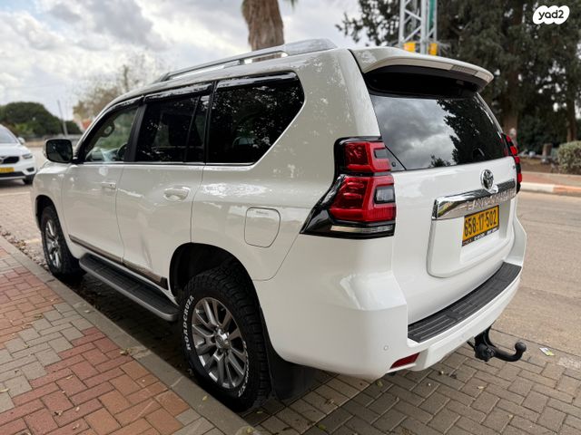 טויוטה לנד קרוזר