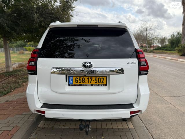 טויוטה לנד קרוזר