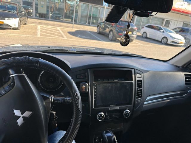 מודעת רכב מיצובישי פג'רו