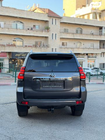 טויוטה לנד קרוזר