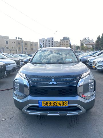 מיצובישי אאוטלנדר