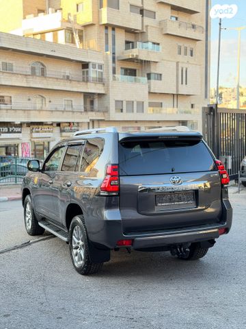 טויוטה לנד קרוזר