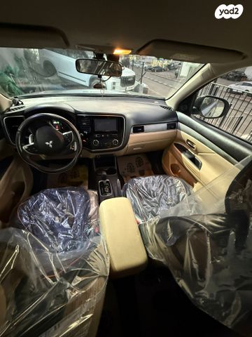 מיצובישי אאוטלנדר