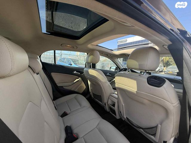 מרצדס-בנץ GLA