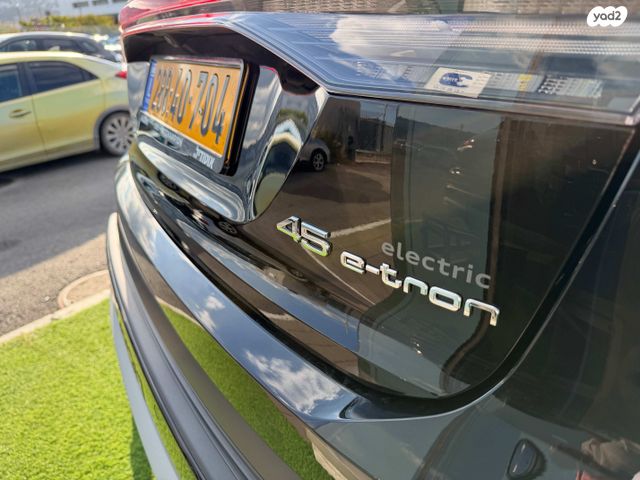 אאודי Q4 e-tron