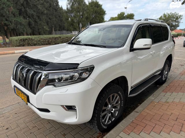 טויוטה לנד קרוזר