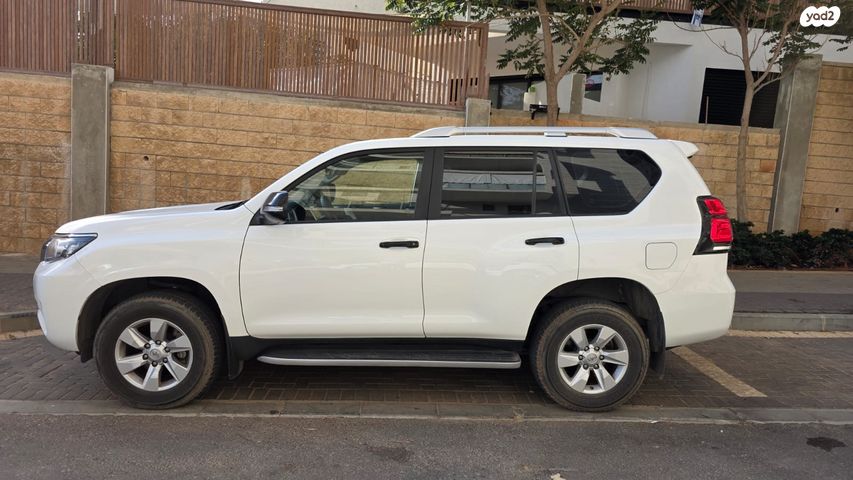 טויוטה לנד קרוזר