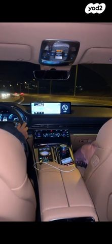 מודעת רכב ג'נסיס GV80