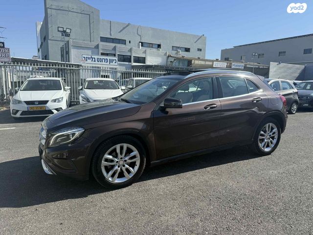 מודעת רכב מרצדס-בנץ GLA