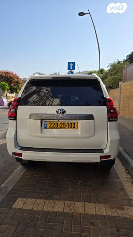 טויוטה לנד קרוזר