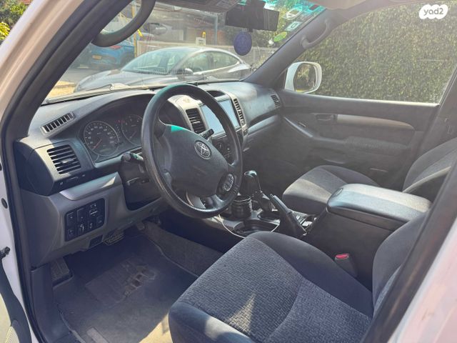 טויוטה לנד קרוזר