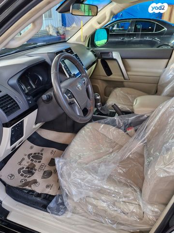 טויוטה לנד קרוזר