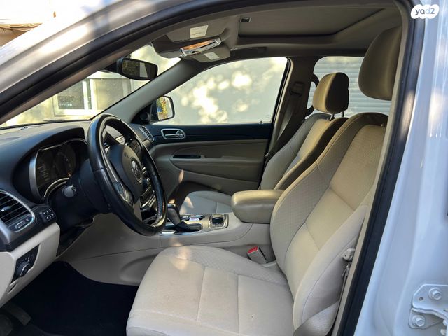 מודעת רכב ג'יפ גרנד צ'ירוקי