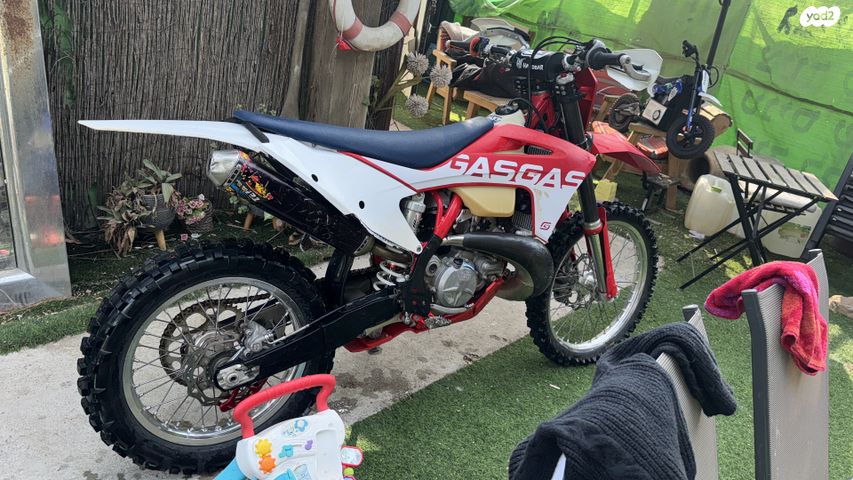 מודעת רכב גאס-גאס EC300