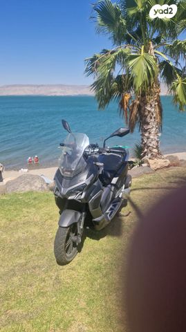 מודעת רכב לונגיה VMAX 300