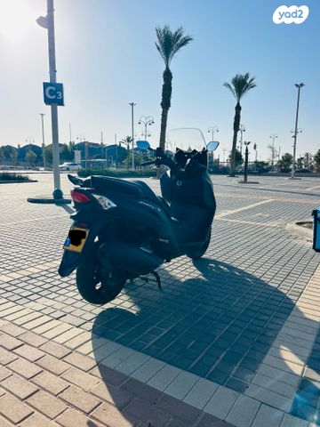 מודעת רכב סאן יאנג ג'וי-מקס Z-300