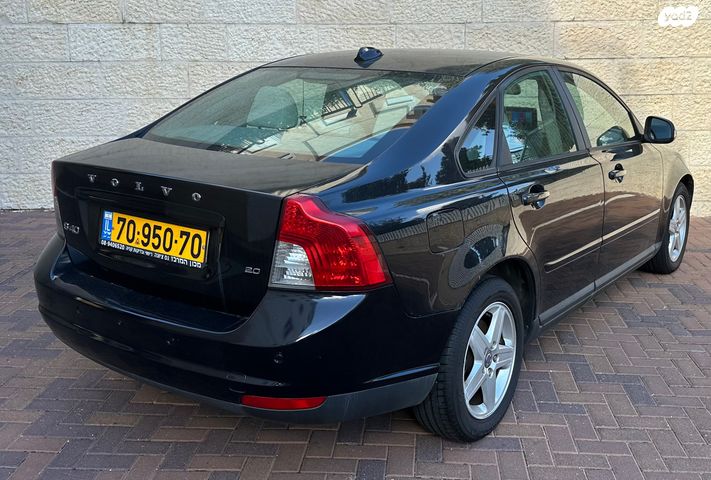 וולוו S40