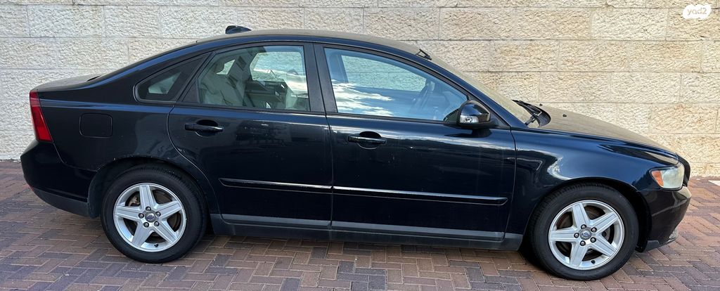 וולוו S40