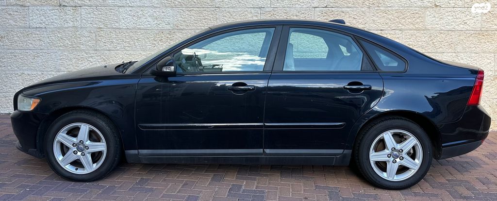 וולוו S40