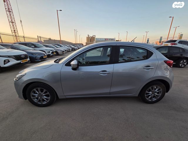 מודעת רכב מאזדה 2