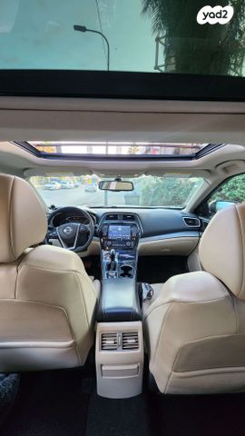 ניסאן מקסימה