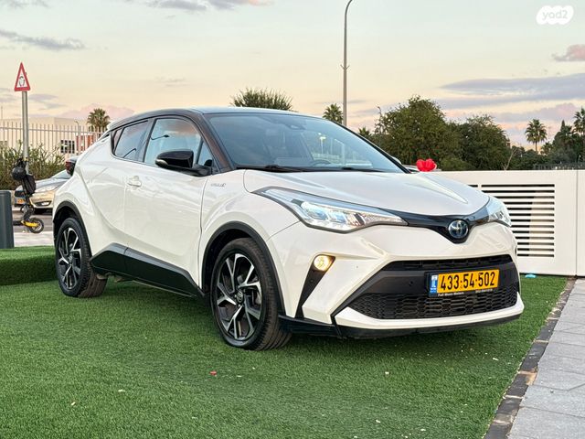 מודעת רכב טויוטה C-HR