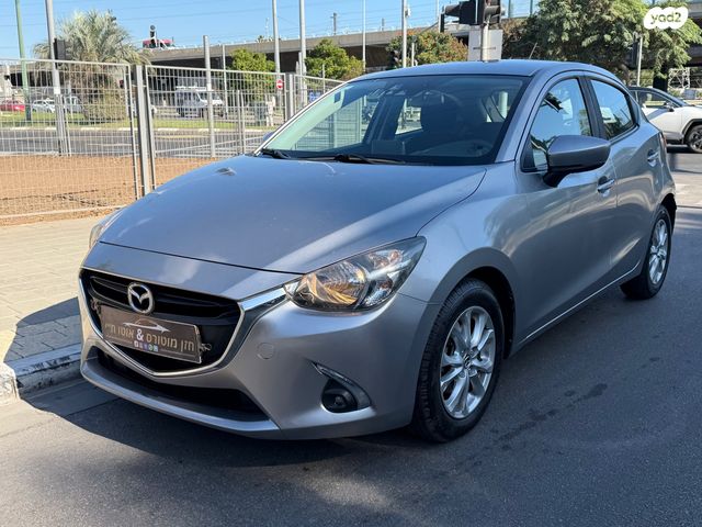 מודעת רכב מאזדה 2