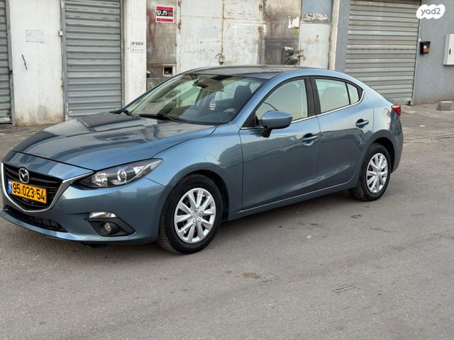מודעת רכב מאזדה 3