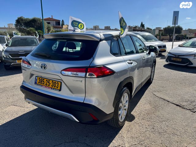 טויוטה קורולה קרוס