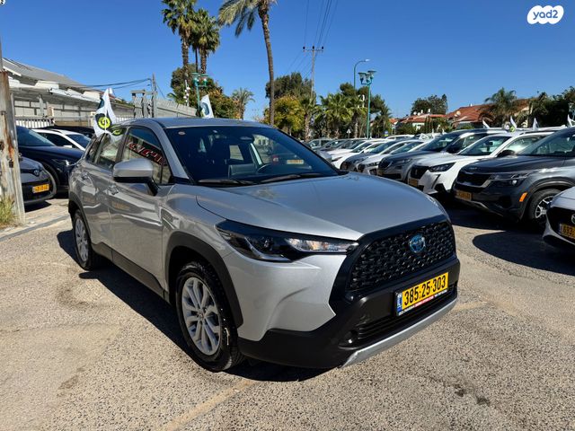 טויוטה קורולה קרוס