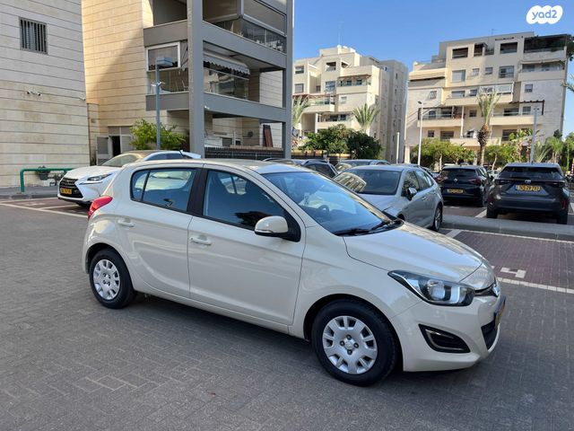 מודעת רכב יונדאי i20