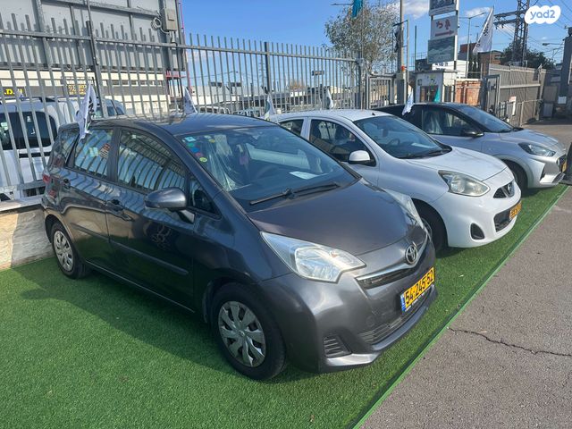 מודעת רכב טויוטה ורסו-S