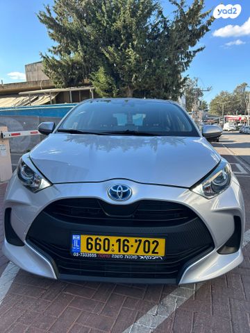 טויוטה יאריס