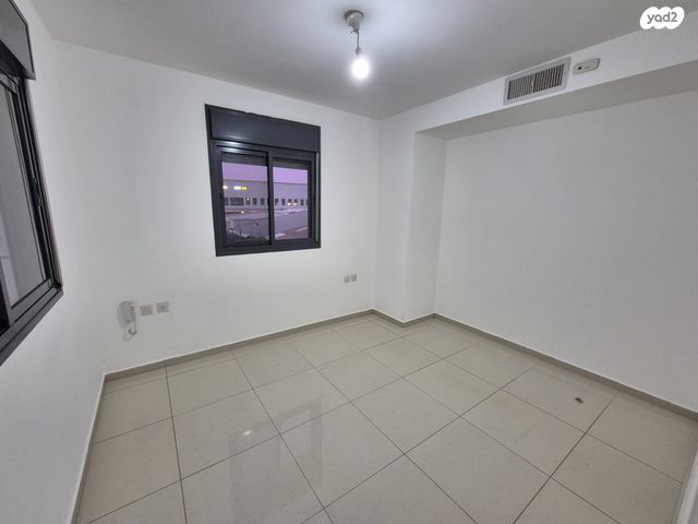 דירה, יעקב תמרי 12, חצרות המושבה, רחובות