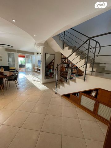 בית פרטי/ קוטג', השופר 3, כלי שיר, מעלה אדומים