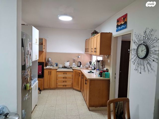 דירת גן, הגלעין 4, נווה גנים, פרדס חנה כרכור