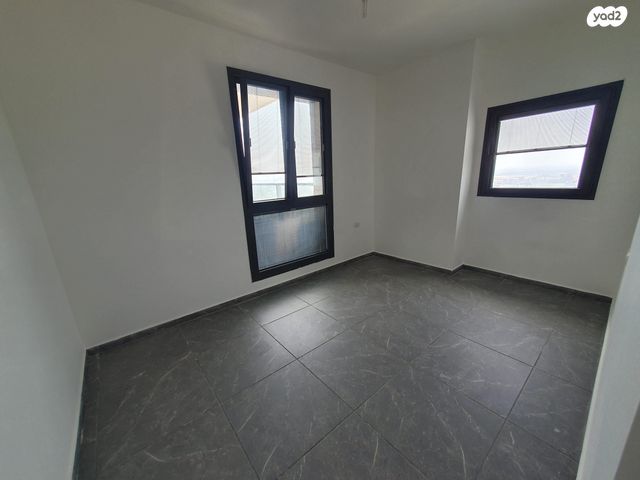 דירה, הרב ניסנבאום 37, אזור תעשיה, בת ים