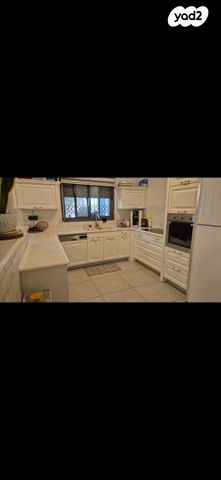 דירת גן, שושנה דמארי 4, קרית האמנים, מצליח, רמלה